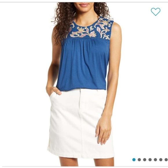 Gibson Tops - NWT Gibson Red or Blue Floral Yoke Tops